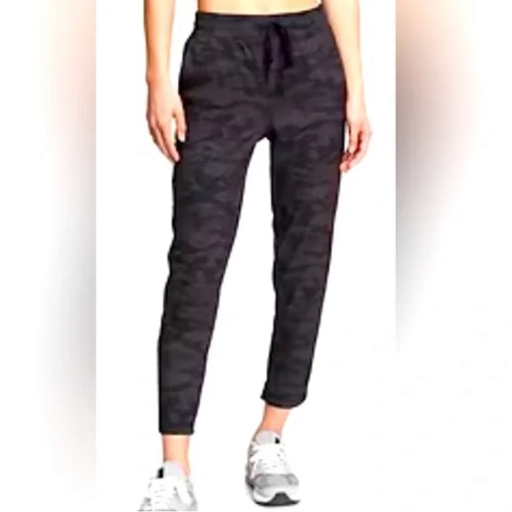 Gap Fit athletic pants